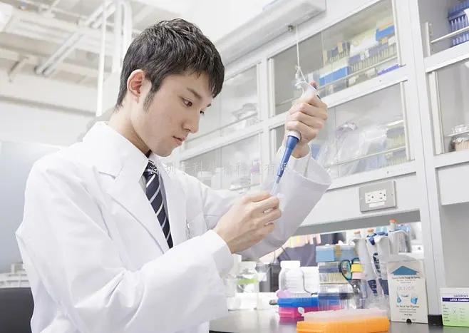 一種控制RNA剪接的新方法：LUC7蛋白定義了兩類主要的5 '剪接位點